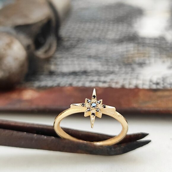 Pinky ring. 14k Yellow gold Diamonds ring. Star ring. Black Diamonds ring. - Picture 1 of 16